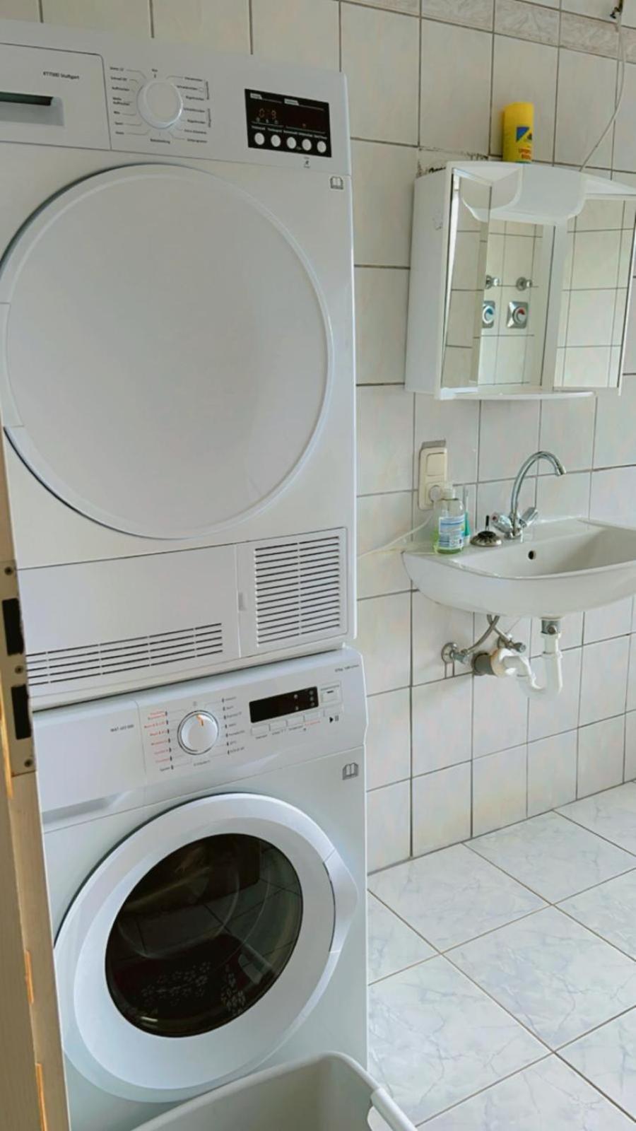 Hoteliving Am Bahnhof Pohlheim Bagian luar foto